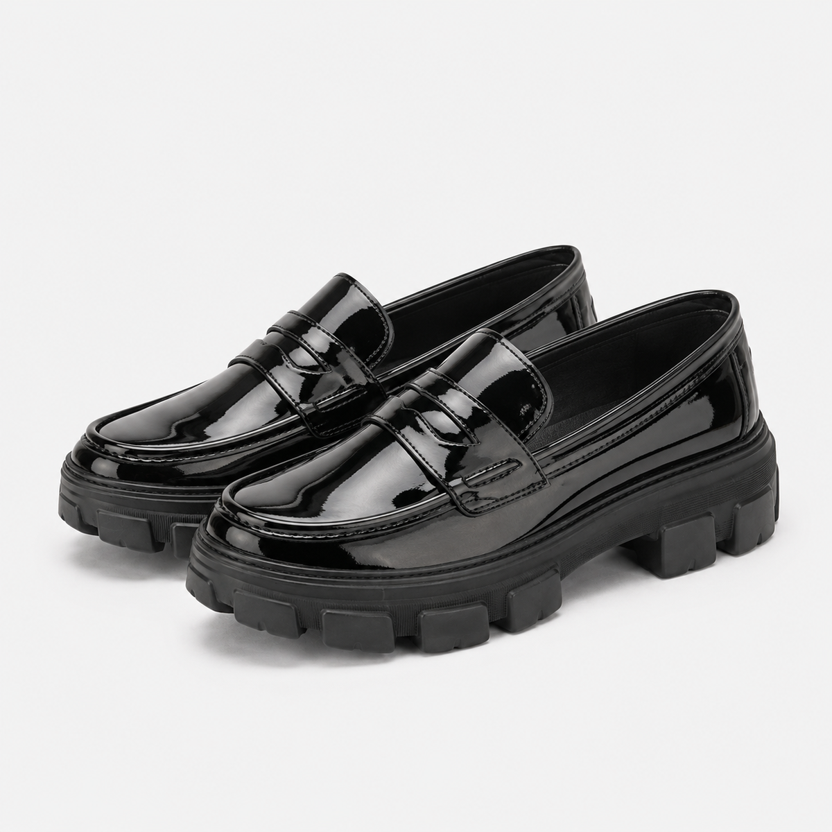 Mocassins Vernis Noir Femme À Semelle Épaisse Crantée