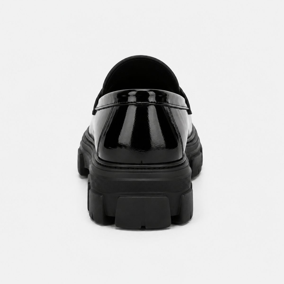 Mocassins Vernis Noir Femme À Semelle Épaisse Crantée