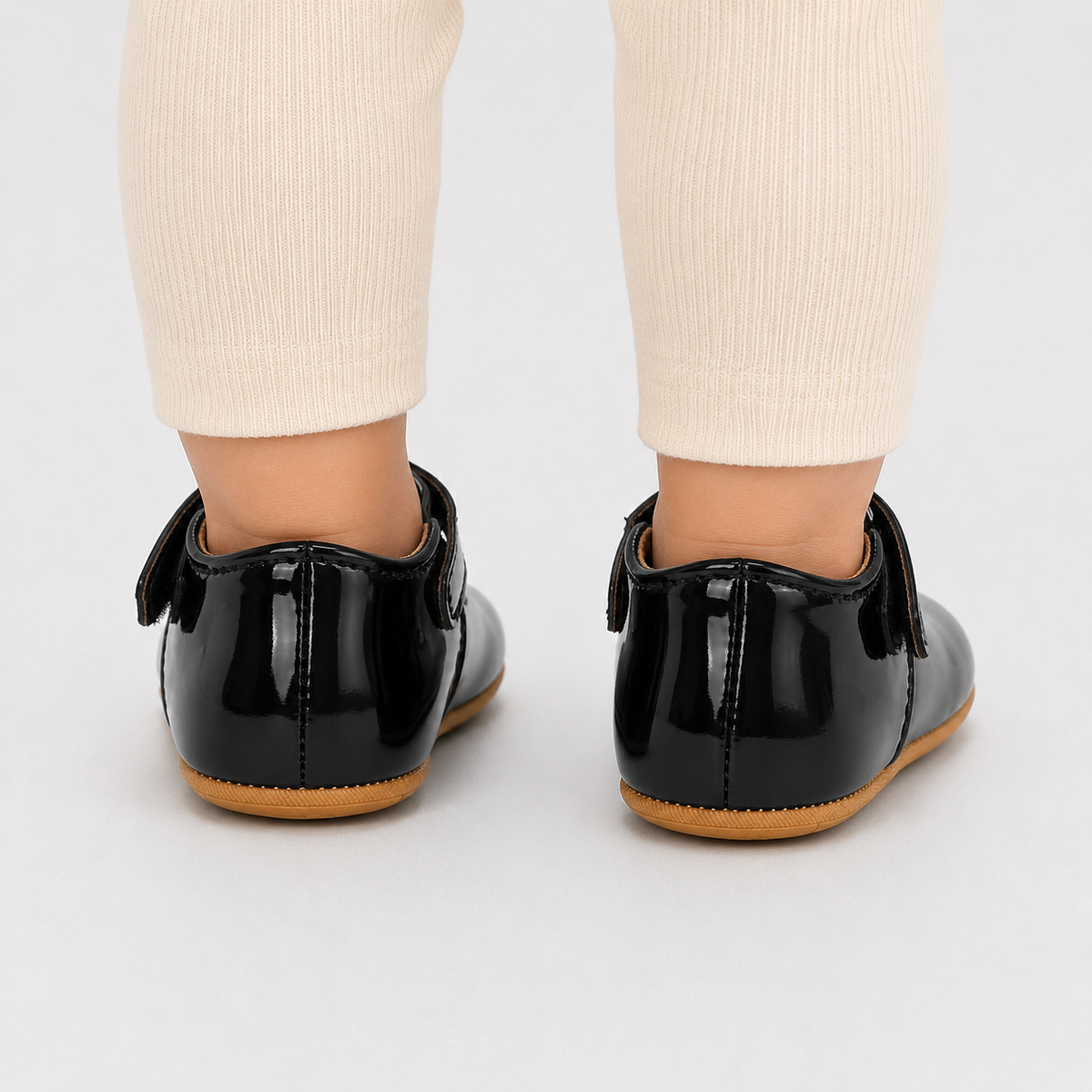 Premières chaussures bébé fille noires en cuir PU verni à scratch