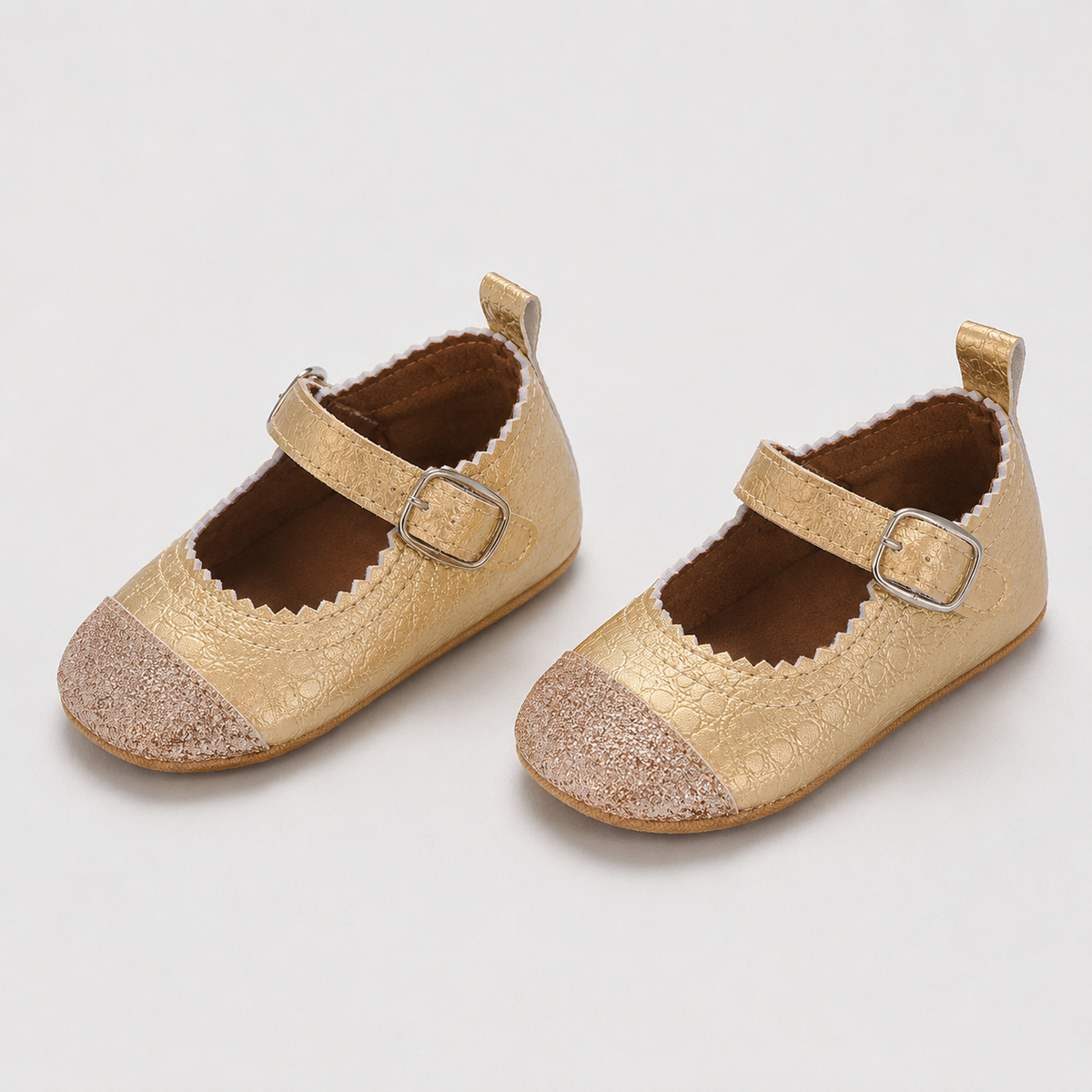 Chaussures premiers pas bébé fille en PU beige doré à bride à boucle