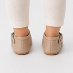 Chaussures premiers pas bébé fille beige en similicuir PU