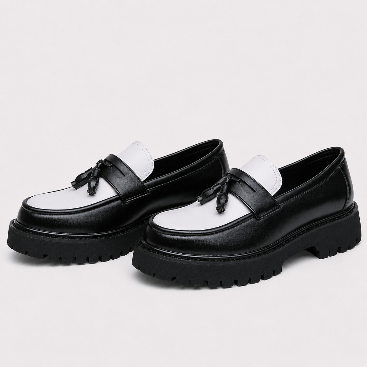 Mocassin Noir Et Blanc À Enfiler