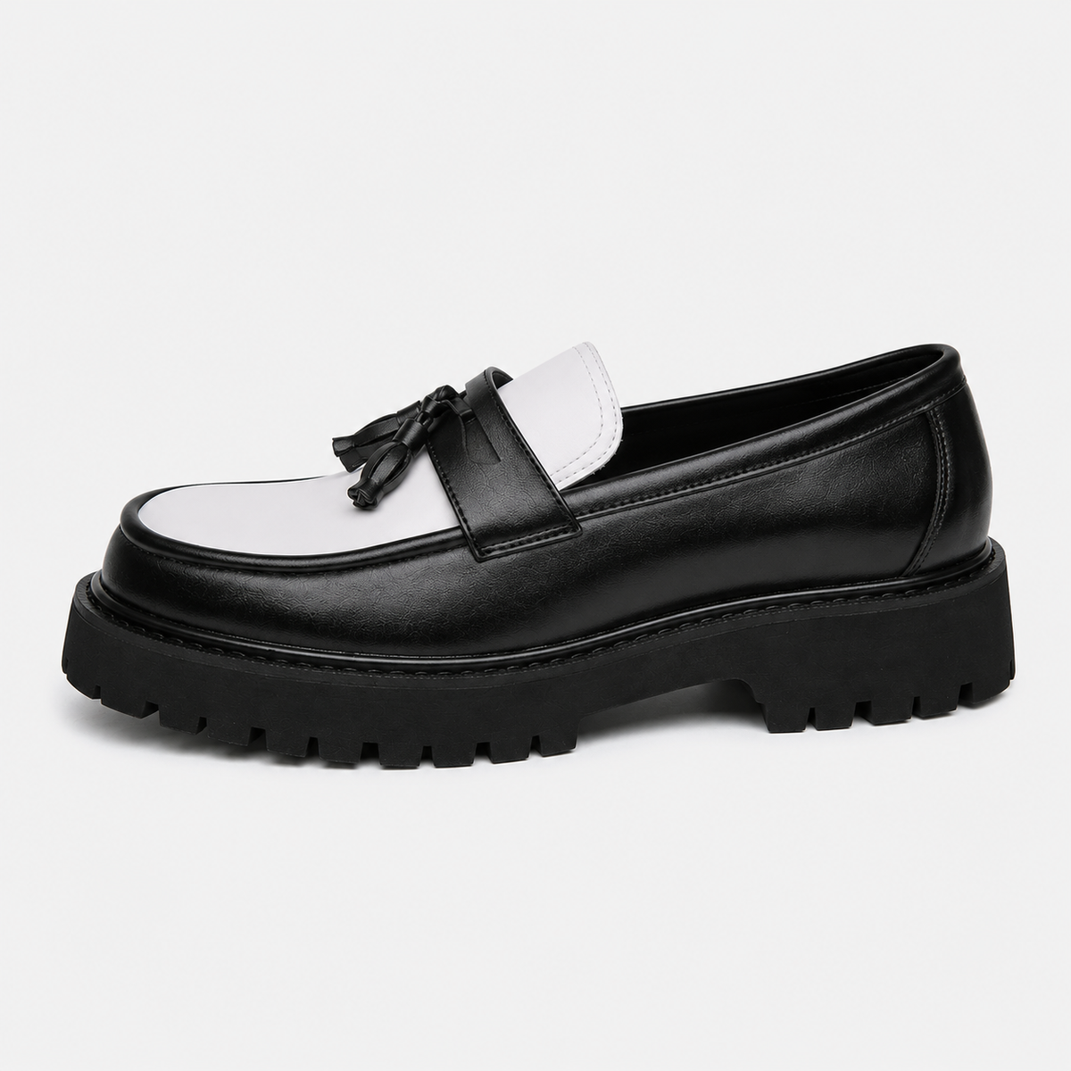 Mocassin Noir Et Blanc À Enfiler
