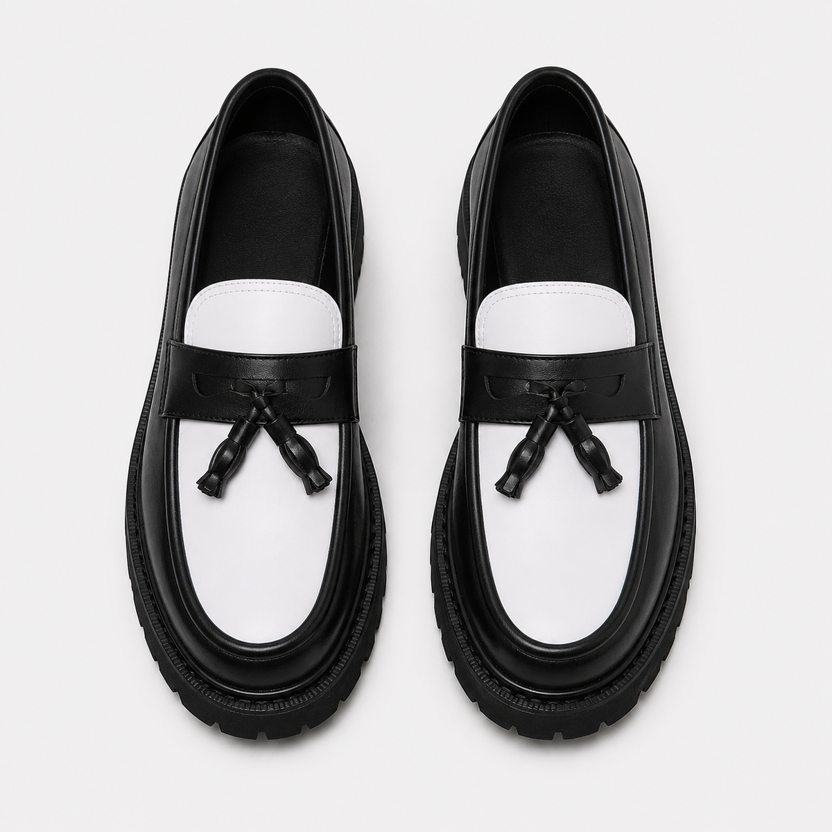 Mocassin Noir Et Blanc À Enfiler