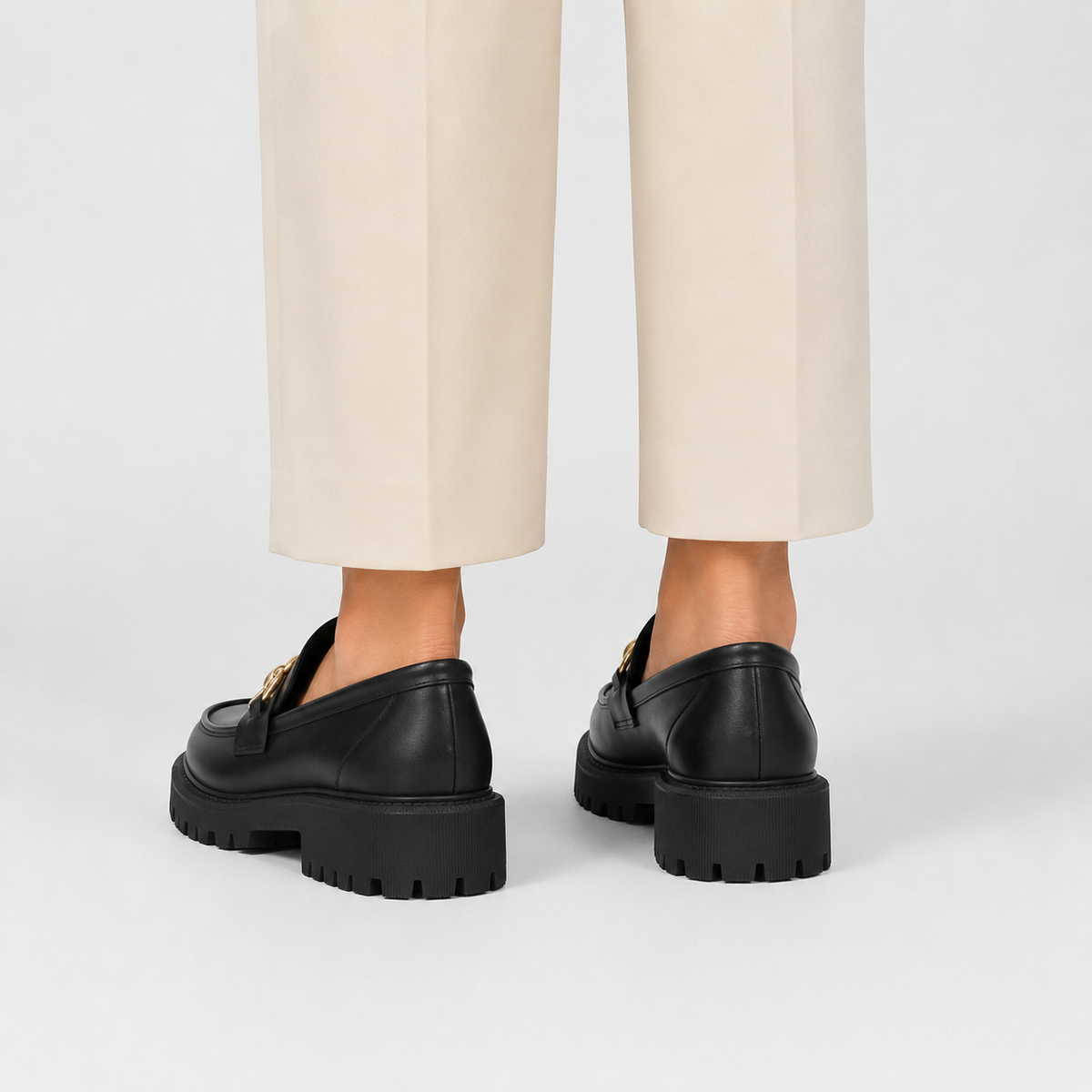 Mocassins Noirs À Chaîne Métallique