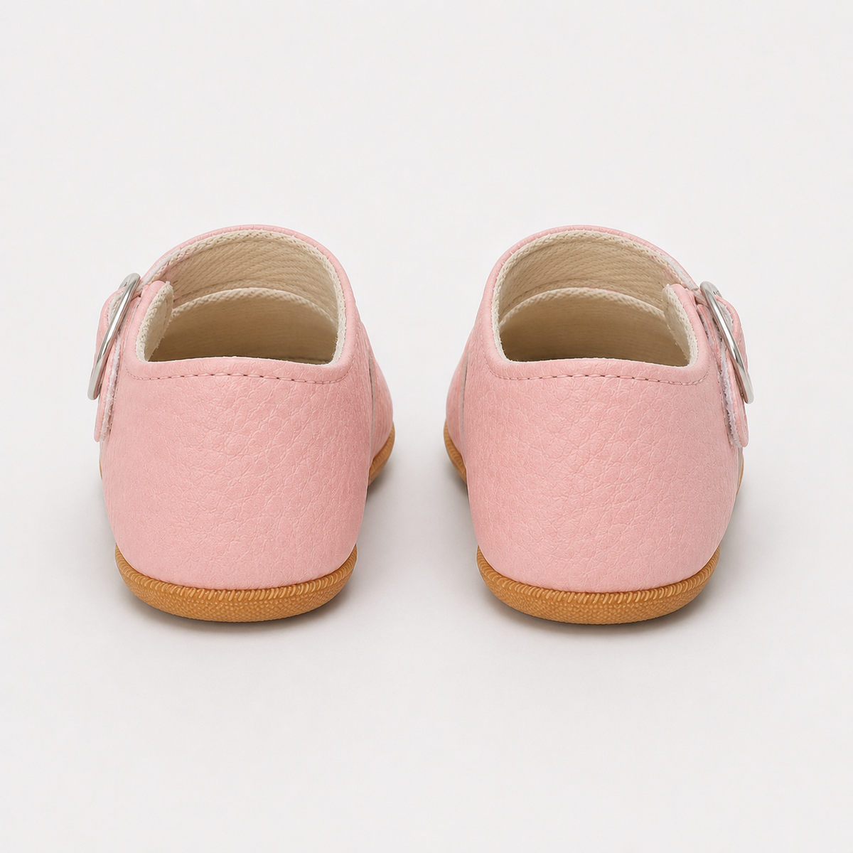 Chaussures premiers pas bébé fille roses en PU à découpes cœur