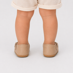 Chaussures premiers pas bébé fille beige en PU à cœurs ajourés