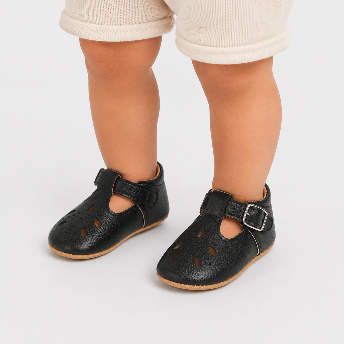 Chaussures premiers pas bébé noires à bride boucle, semelle antidérapante