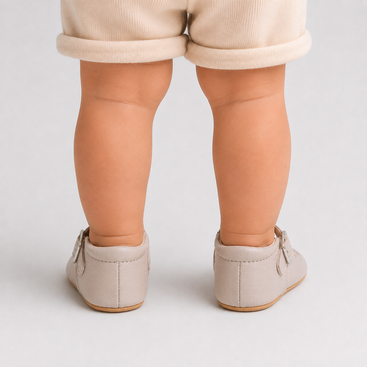 Chaussures premiers pas bébé fille beige en similicuir PU à bride en T