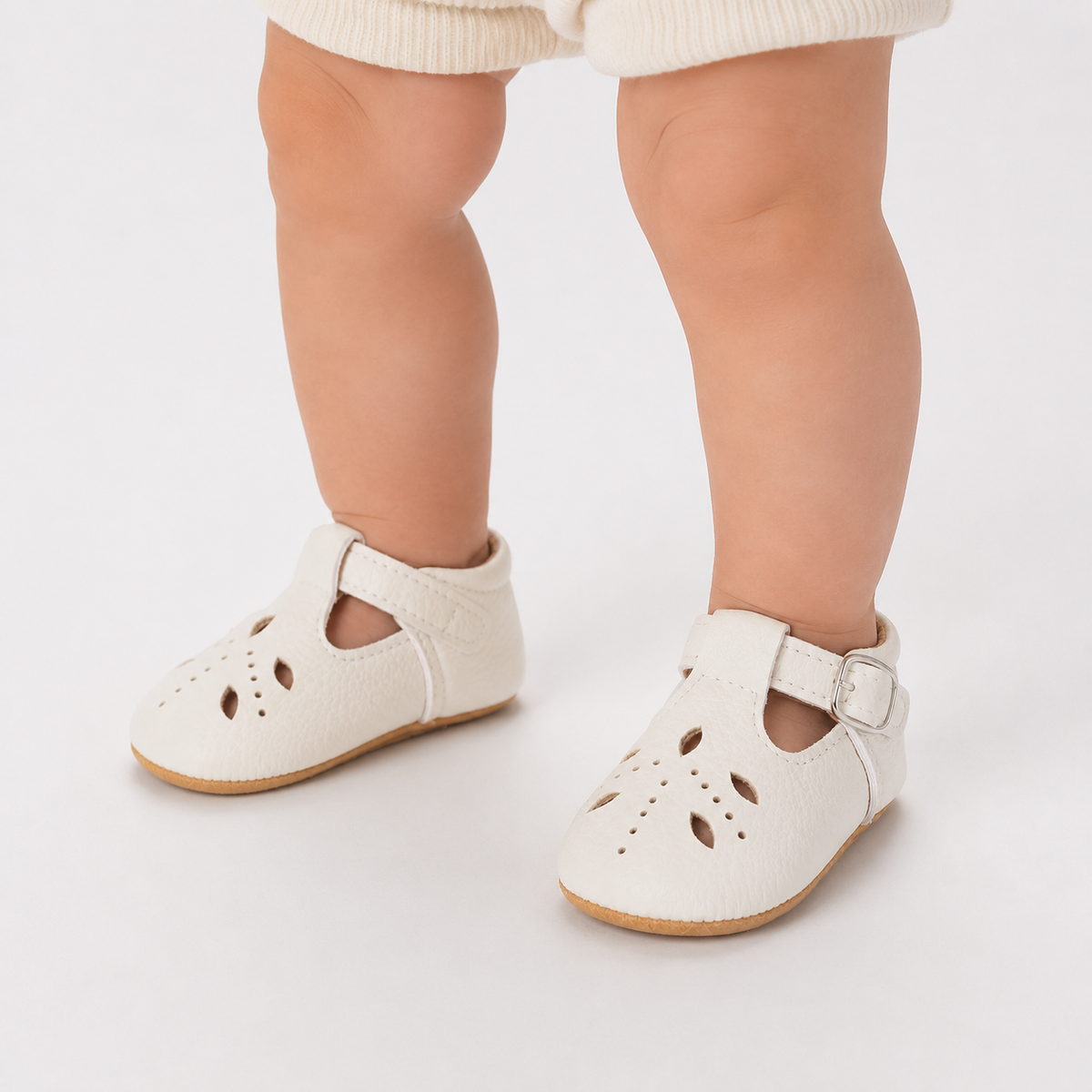 Sandales bébé fille premiers pas blanc cassé à bride à boucle