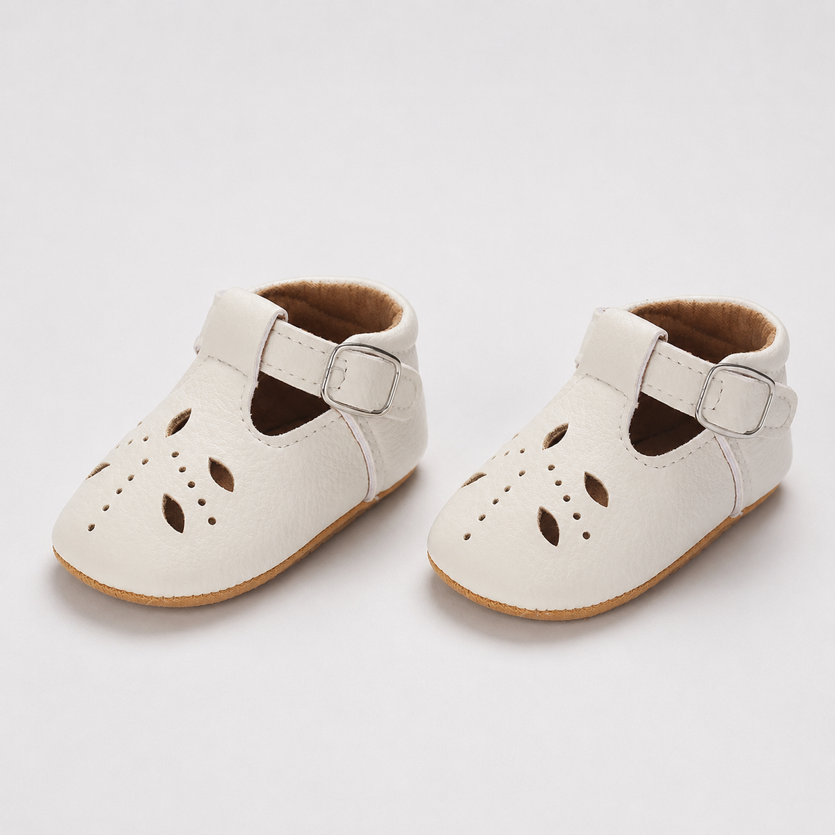 Sandales bébé fille premiers pas blanc cassé à bride à boucle