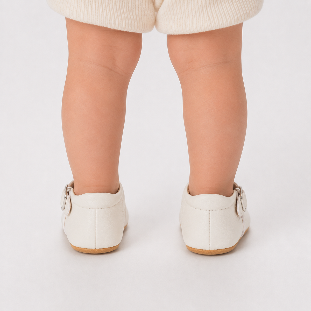 Sandales bébé fille premiers pas blanc cassé à bride à boucle