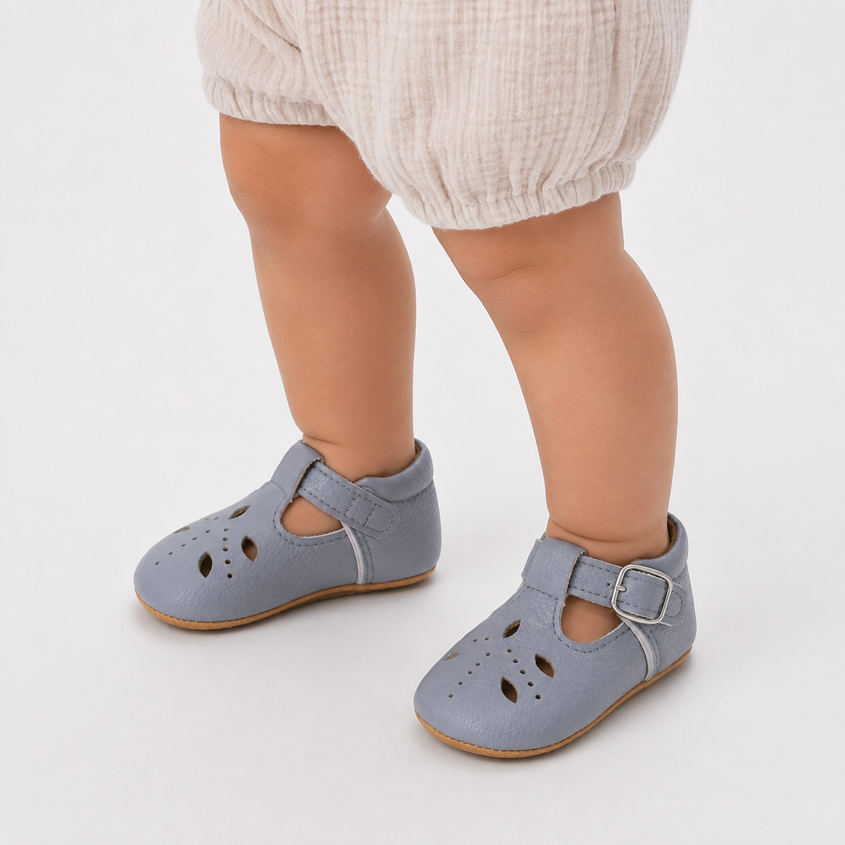 Chaussures premiers pas bébé fille bleu gris en PU à bride