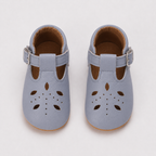 Chaussures premiers pas bébé fille bleu gris en PU à bride