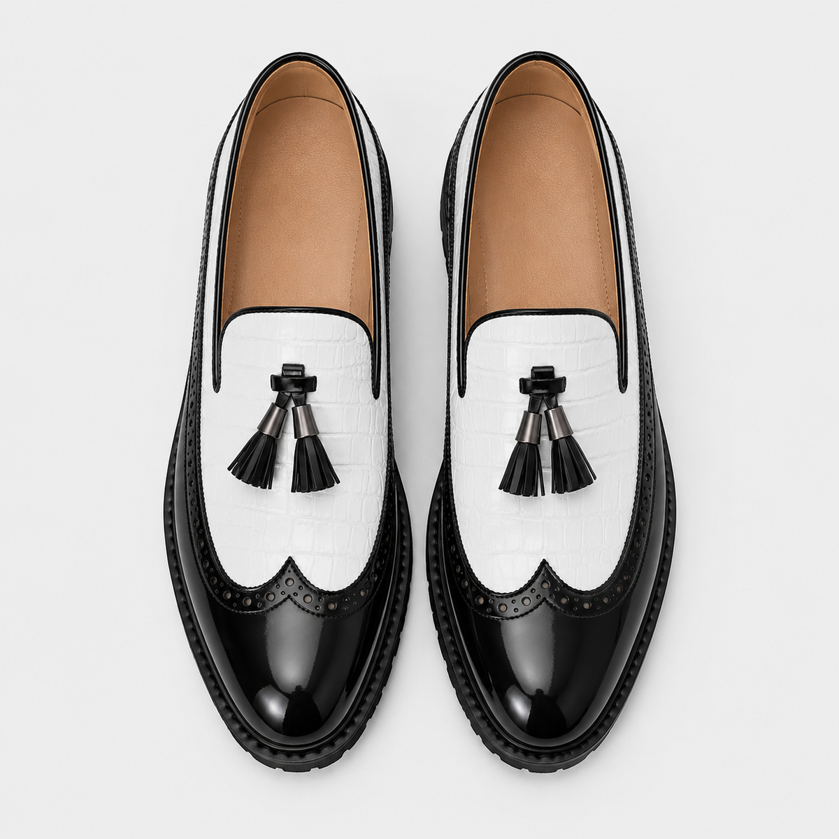 Mocassin Blanc Et Noir À Enfiler