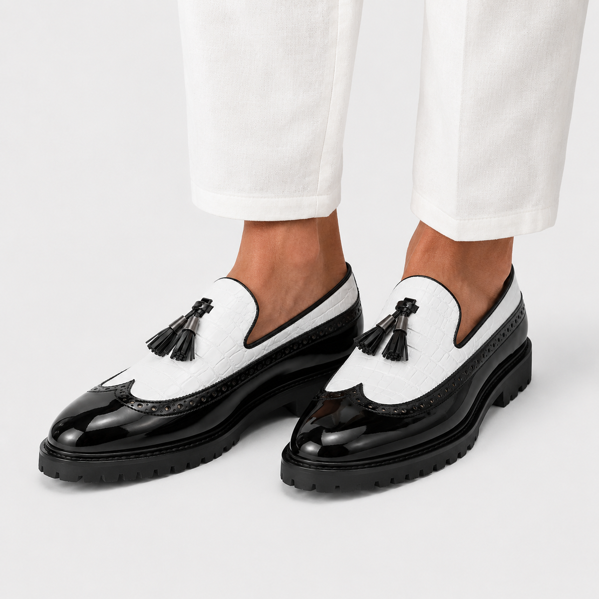 Mocassin Blanc Et Noir À Enfiler