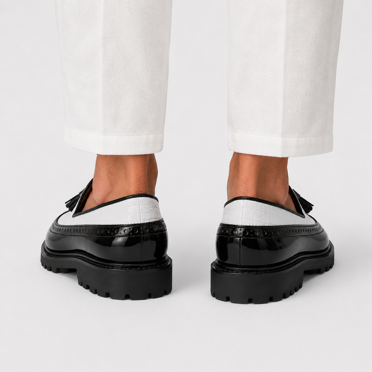 Mocassin Blanc Et Noir À Enfiler