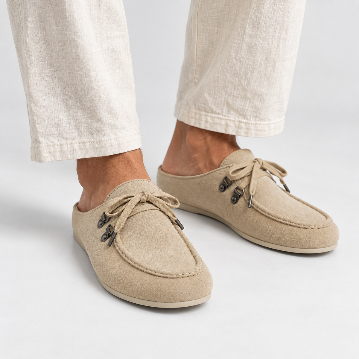 Mules homme beiges à lacets en flanelle, semelle en caoutchouc