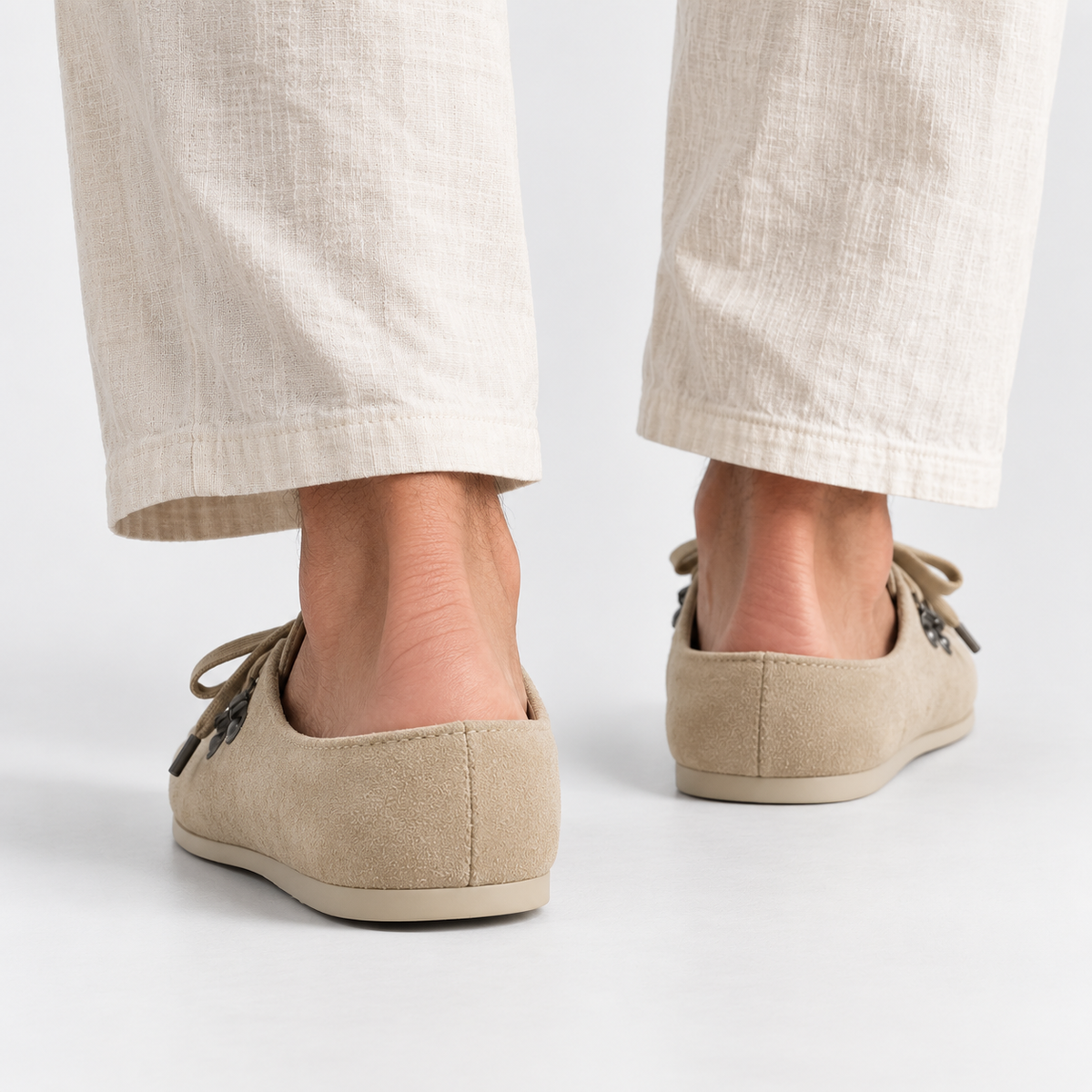Mules homme beiges à lacets en flanelle, semelle en caoutchouc