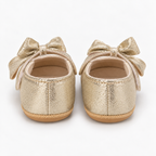 Chaussures premiers pas bébé fille dorées à nœud et cœurs brodés