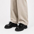 Derbies à plateforme noires vernies pour femme, à lacets
